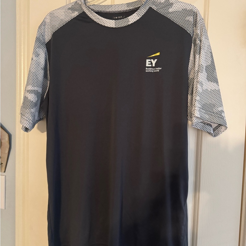 Black and Gray Men's Short Sleeve Tee
